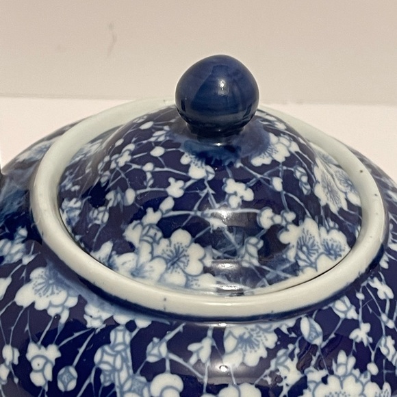 Vintage Chelsea Art Pottery Porcelain China Tea Pot Blue and White Floral Print - Picture 5 of 12